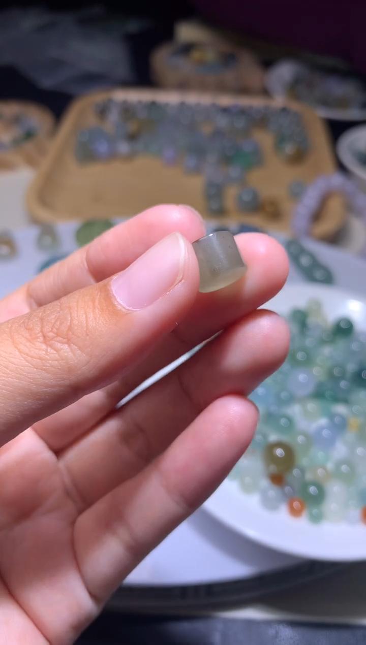 未镶嵌定制翡翠毛货