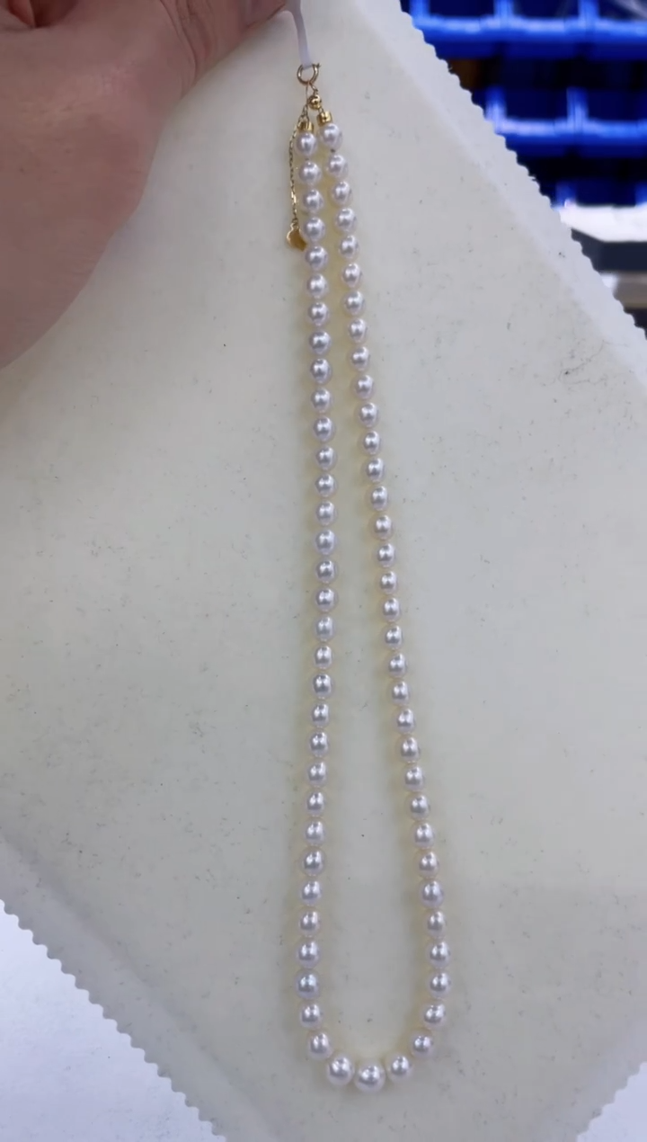 颈饰18K金镶嵌淡水珍珠  
