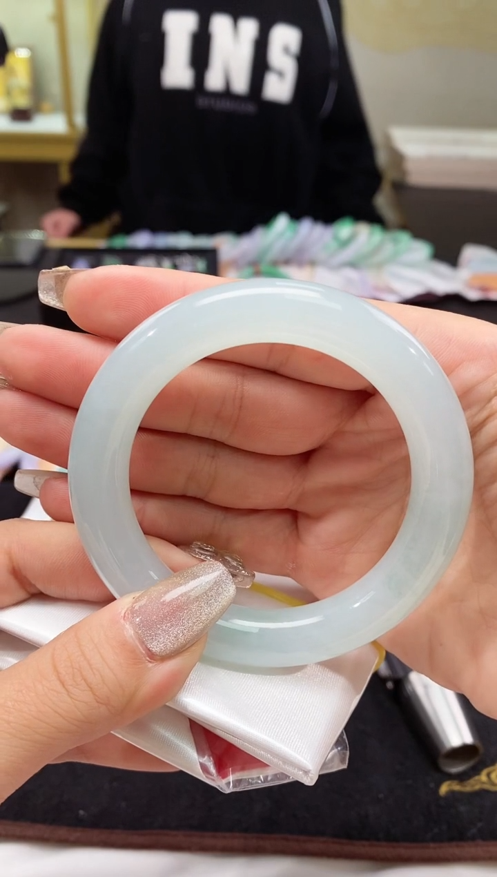 【闪购商品】翡翠手镯（圆镯）未镶嵌