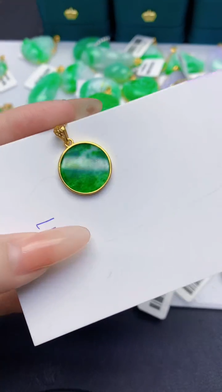 颈饰未镶嵌翡翠缅甸天然翡翠A货