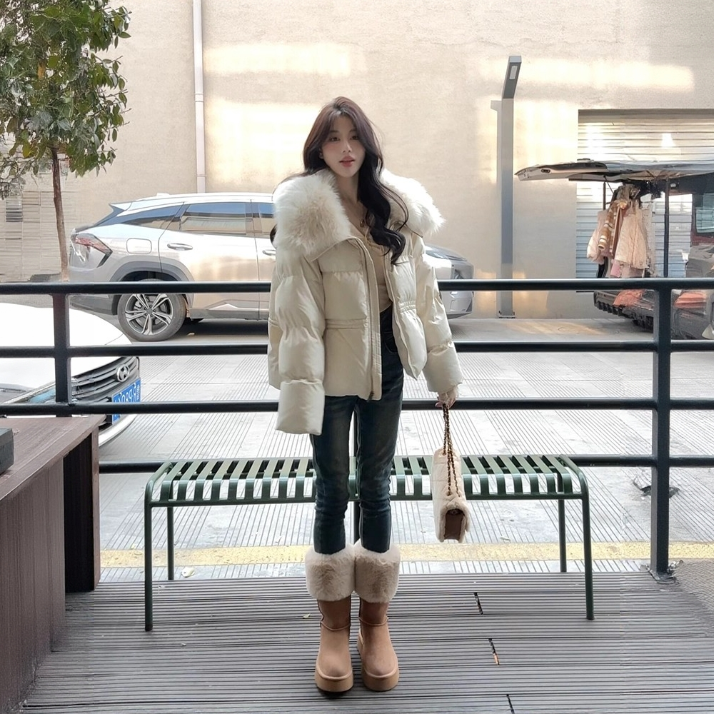 韩系气质白色大毛领长袖棉服外套女2025冬季新款拉链短款棉衣棉袄
