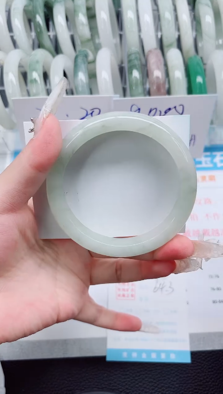 【闪购商品】石英质玉手镯未镶嵌A103-64.3