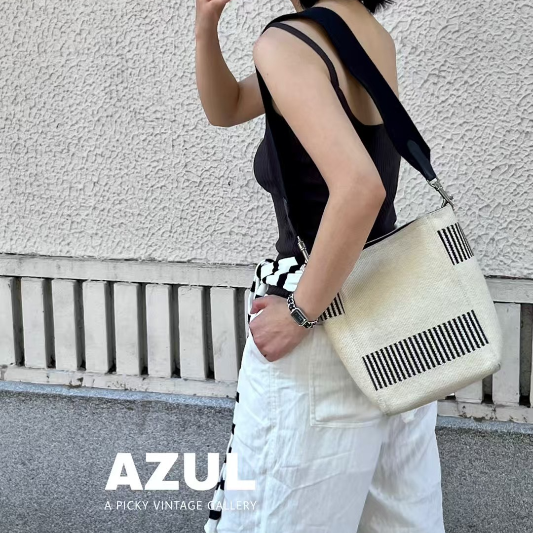 95新 Celine/思琳 Azul - 米白帆布水桶小号条纹单肩包 46148