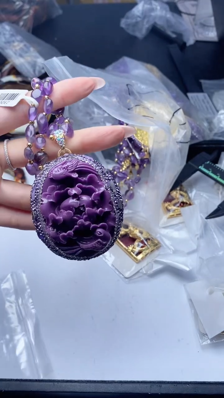 未镶嵌苏纪石（舒俱来）颈饰232