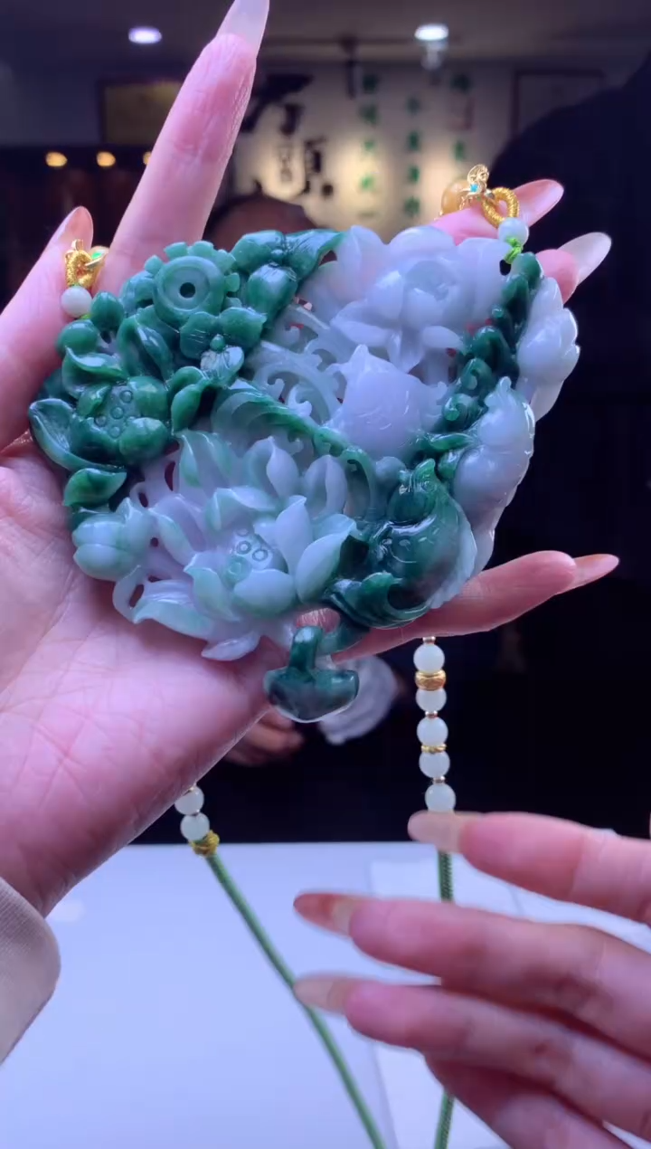 【闪购商品】定制翡翠未镶嵌挂件发货（拍一发一）