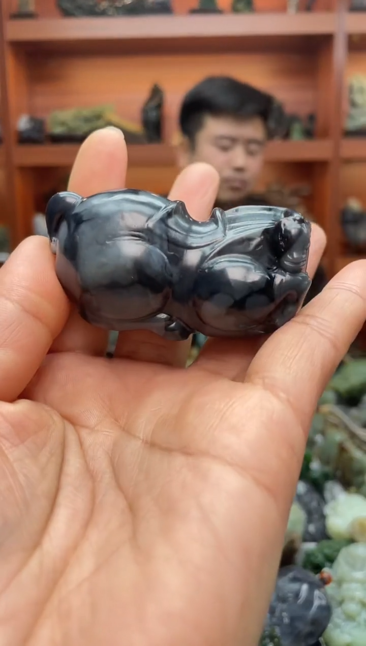 未镶嵌和田玉把件戈*石143