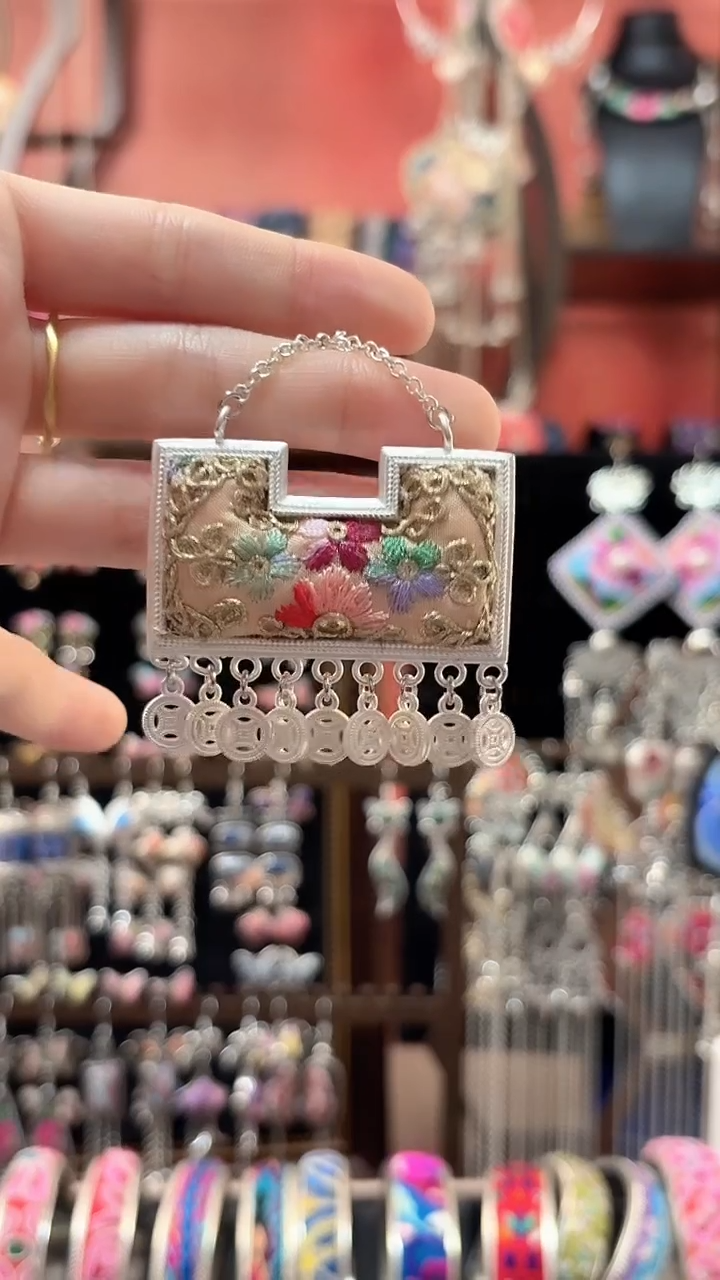 织绣 云织谣民族风精美饰品   27