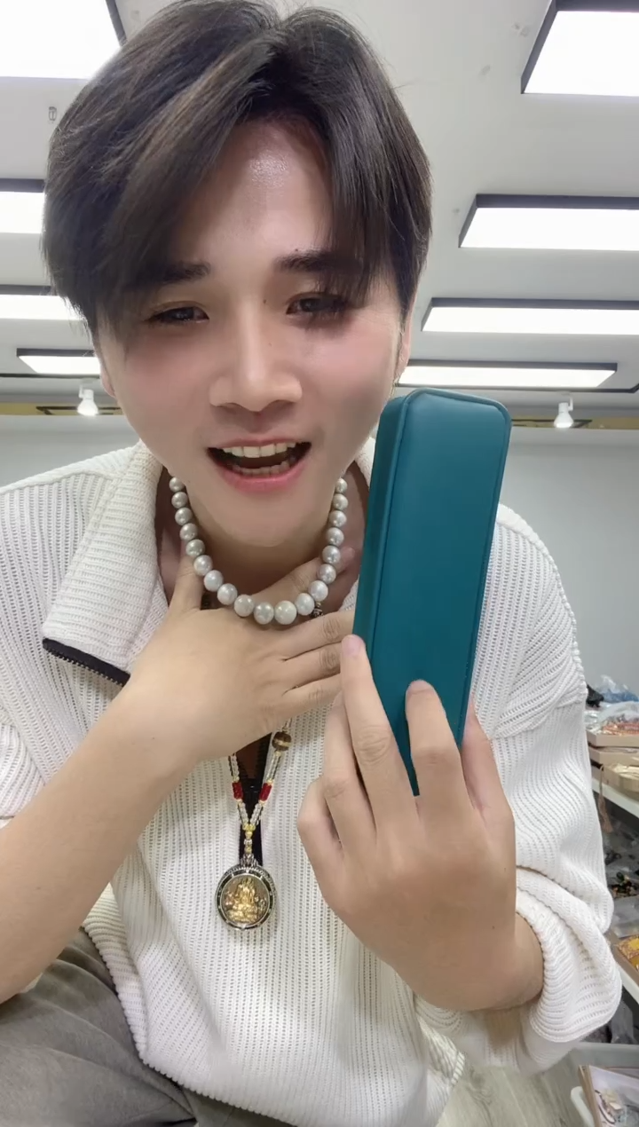 other其他（非贵金属类材质）1082绿色长方盒子
