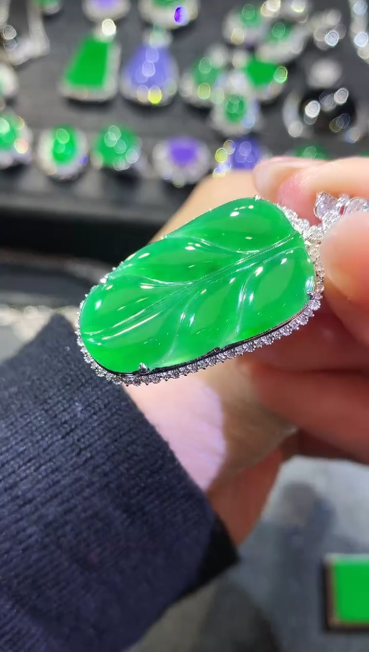 【闪购商品】翡翠吊坠(不含链)18K金镶嵌63-叶子