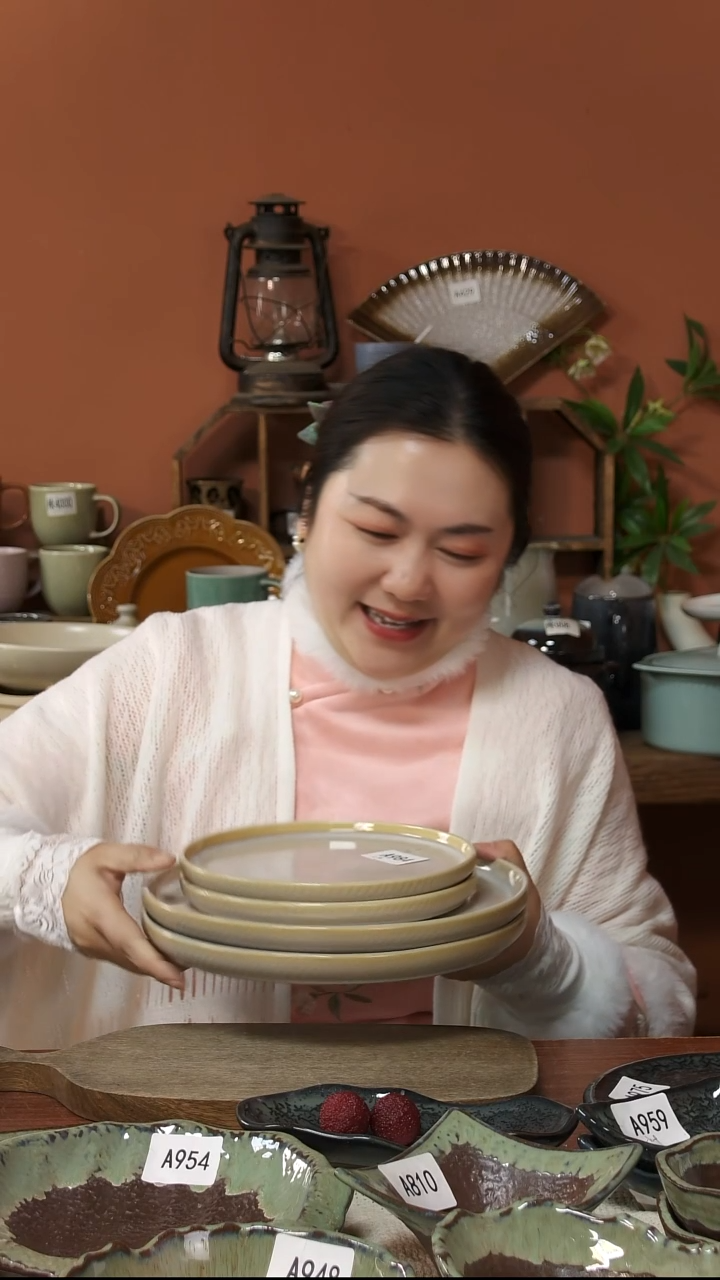 陶瓷A984陶瓷大小盘子4个微瑕