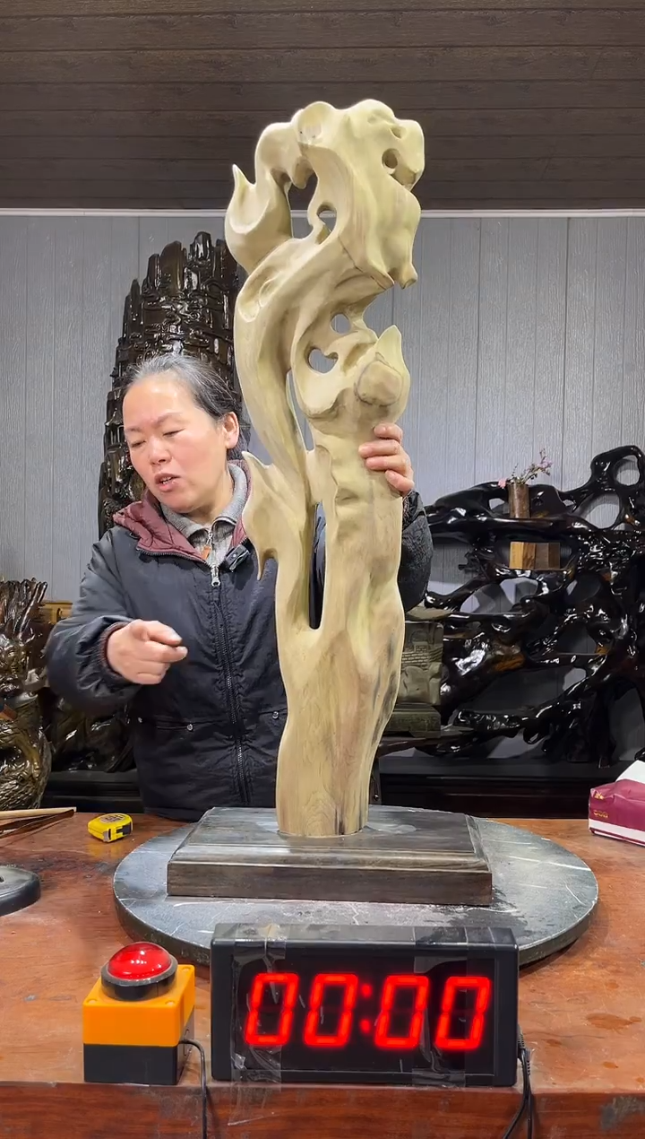 金丝楠奥*曼阴沉木随型摆件