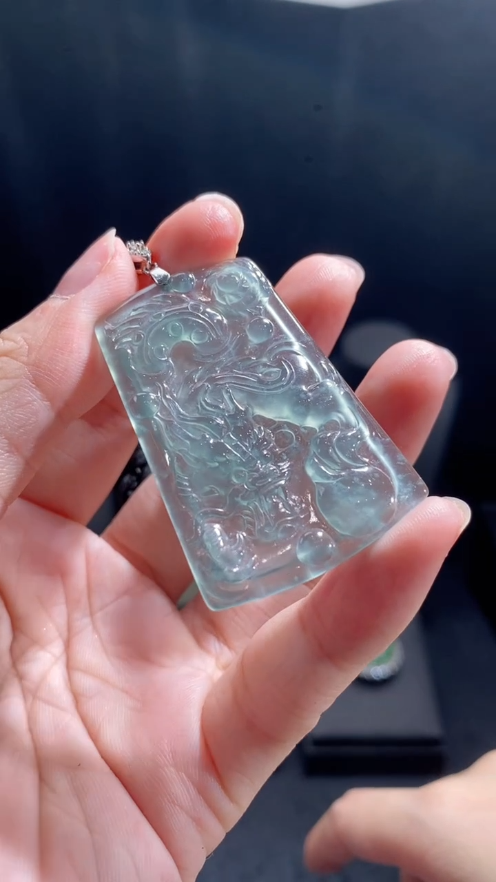 翡翠未镶嵌颈饰天然A货翡翠龙牌吊坠