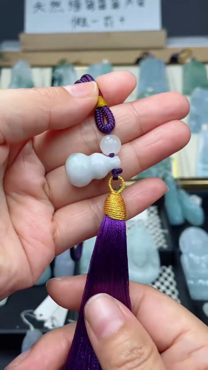 【闪购商品】翡翠颈饰未镶嵌翡翠葫芦