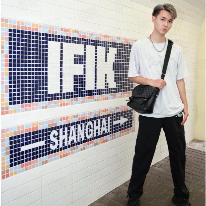 [顺丰包邮] 经典老花男女款单间斜跨公文包包