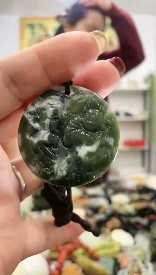 未镶嵌岫玉挂件   