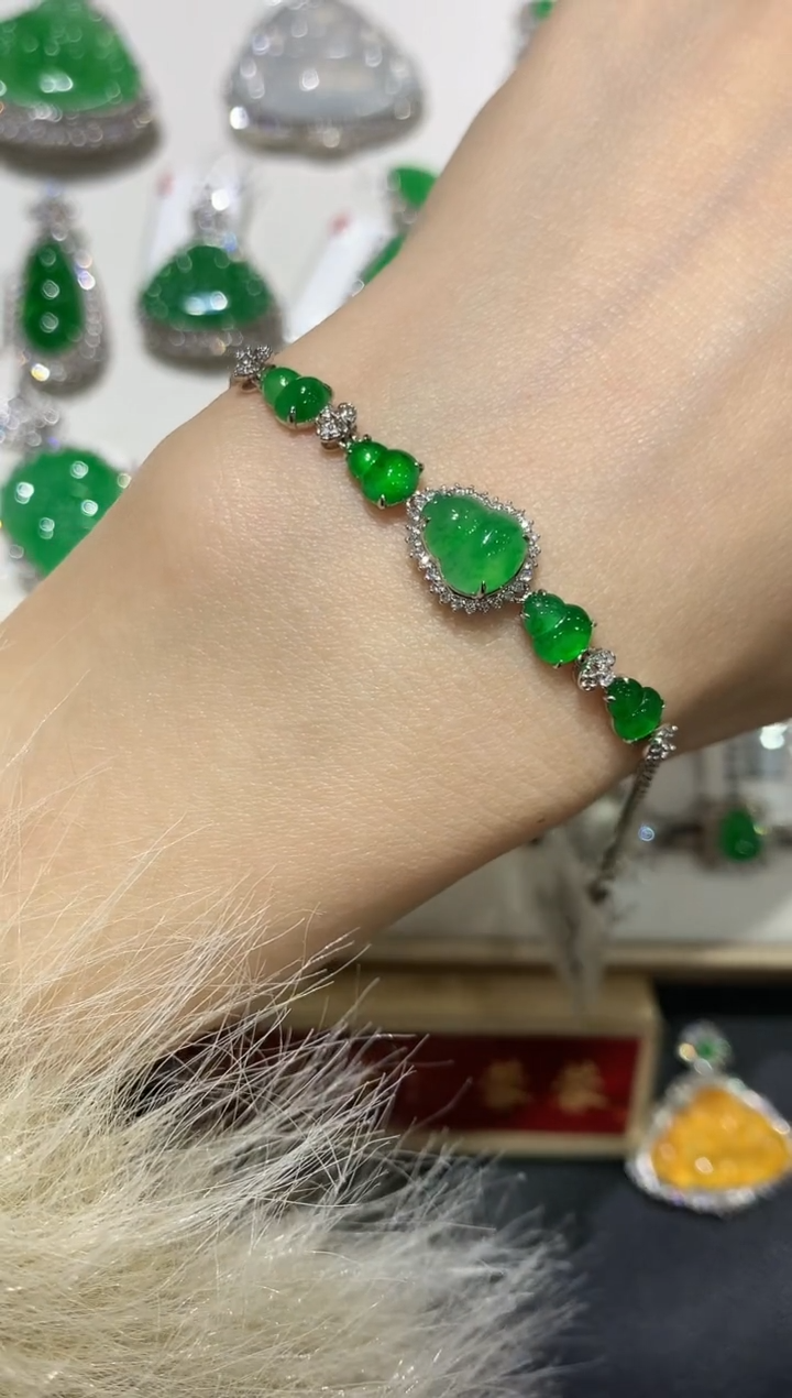 【闪购商品】翡翠吊坠(赠链)18K金镶嵌团购3