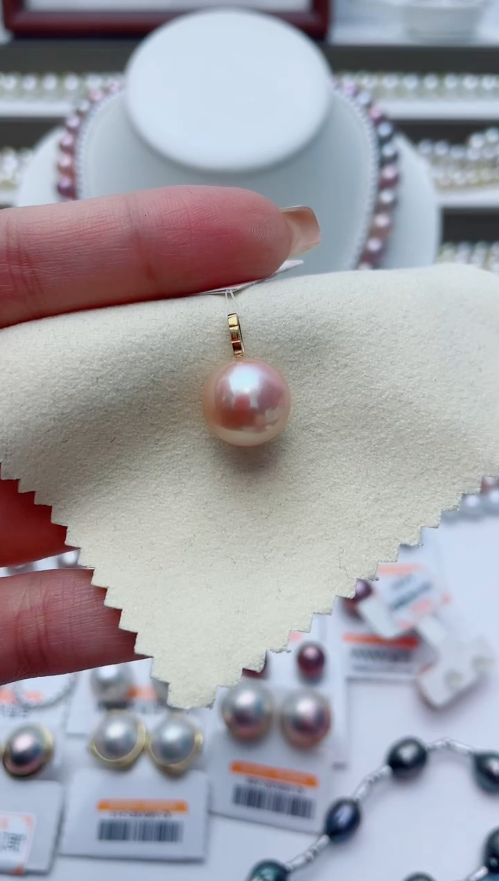 淡水珍珠18K金镶嵌颈饰W14