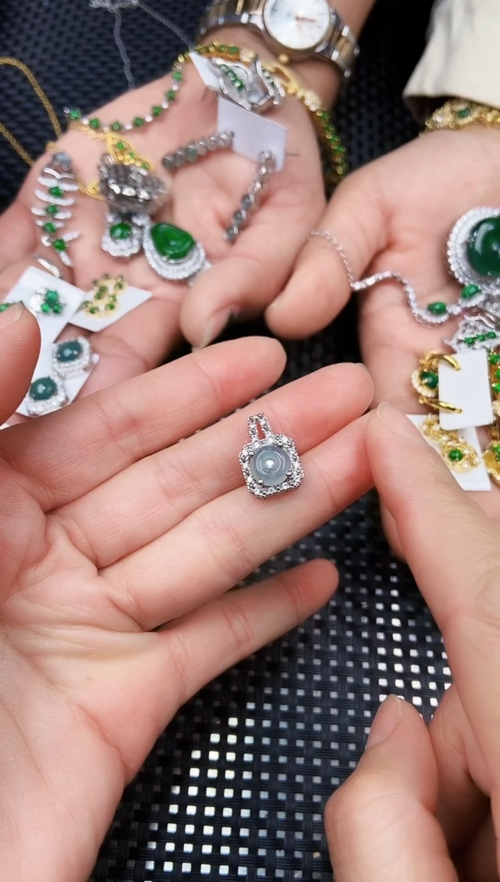 【闪购商品】翡翠吊坠(不含链)未镶嵌11111111