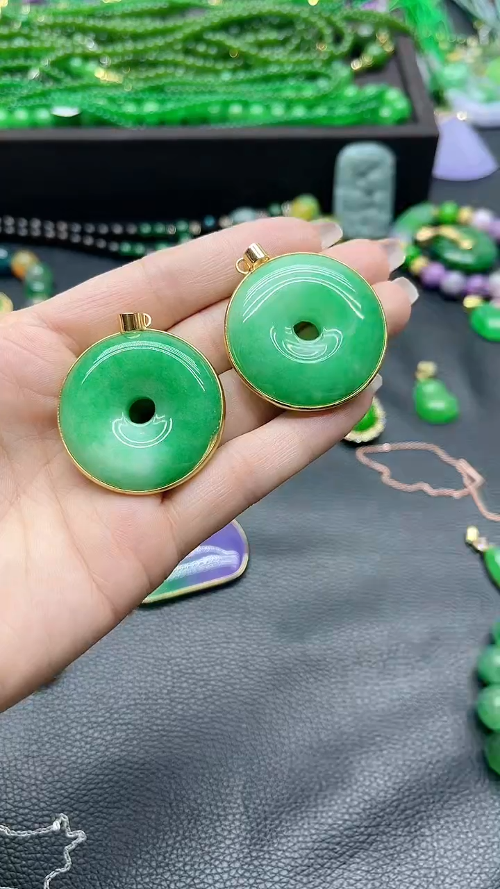 翡翠14K金镶嵌颈饰花青包边甜甜圈大