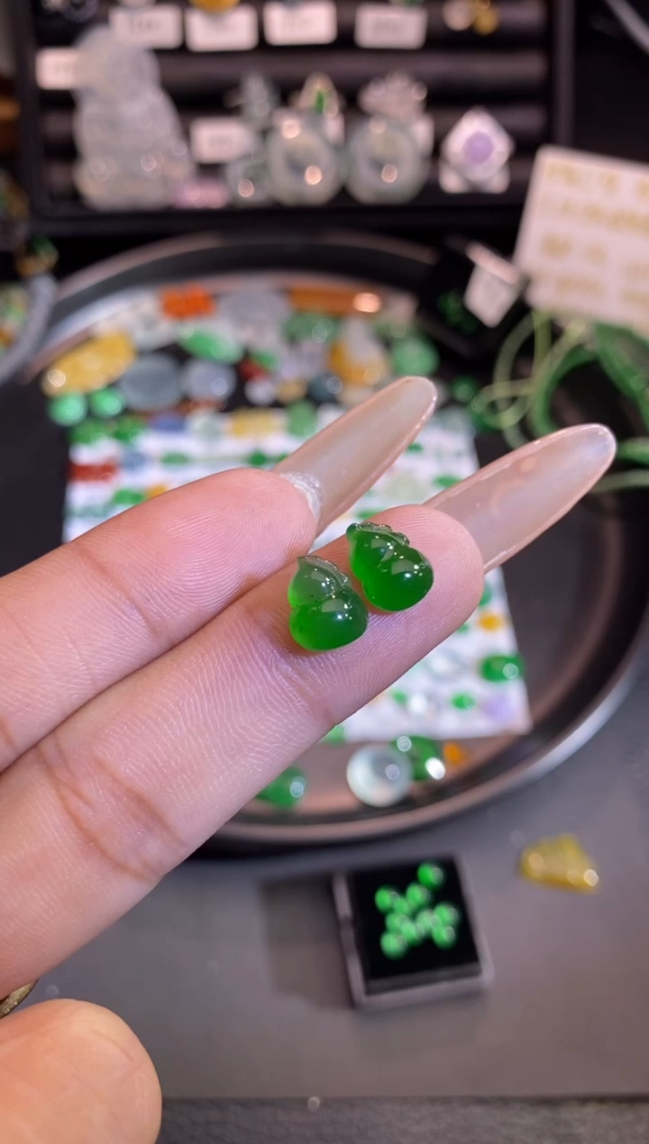 【闪购商品】翡翠挂件未镶嵌葫芦