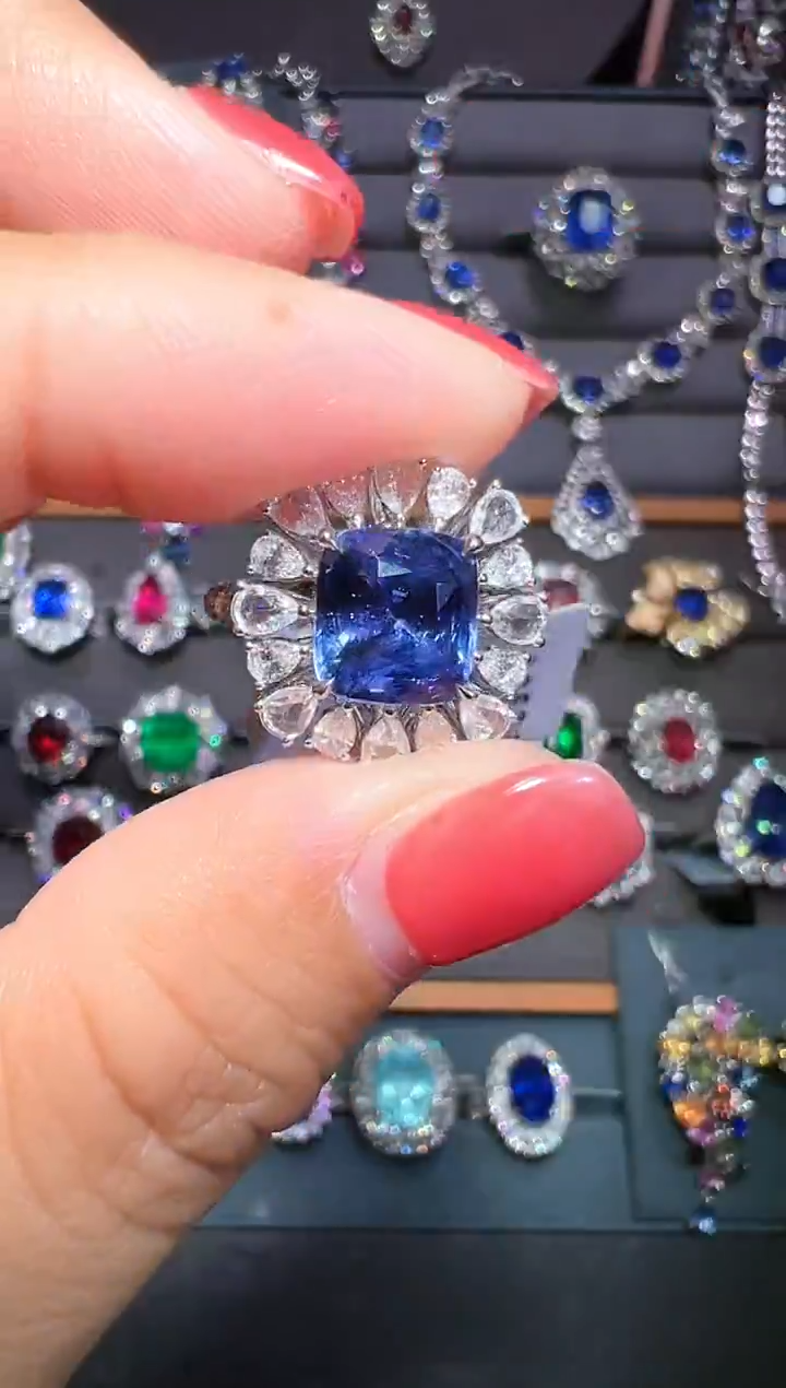 戒指蓝宝石18K金镶嵌AIGS 无烧皇家蓝 4.02克拉