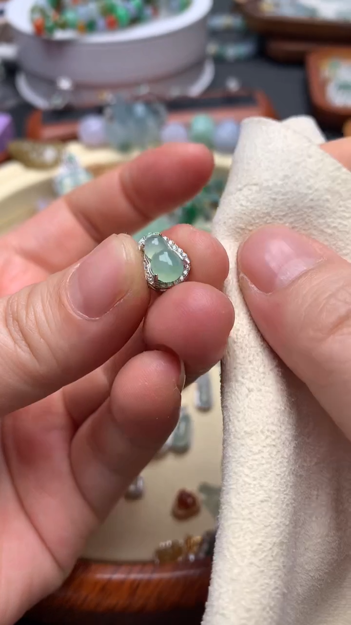 【闪购商品】翡翠颈饰银S925镶嵌翡翠镶嵌葫芦