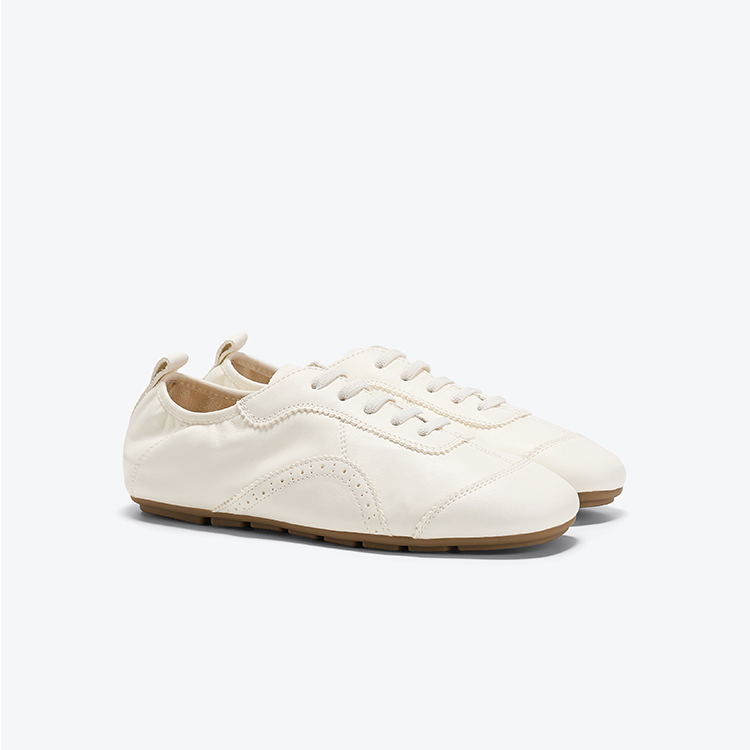 三色可选 真皮透气防滑显瘦百搭休闲单鞋女HCD260025