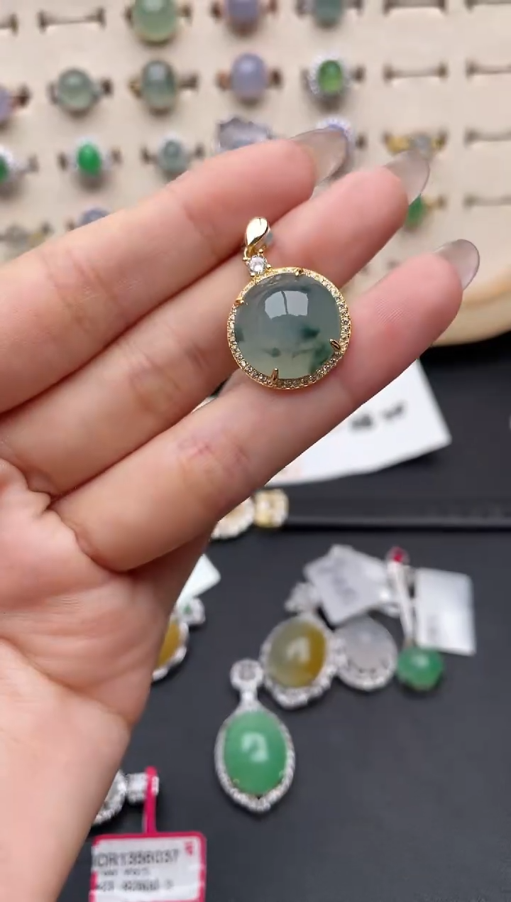 【闪购商品】翡翠吊坠(赠链)银S925镶嵌一物一证一礼盒