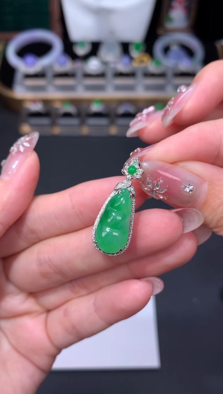 18K金镶嵌定制翡翠48小时鉴赏期 退货不扣服务费