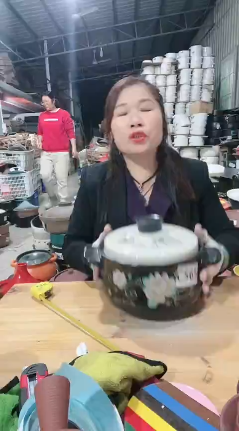 【闪购商品】c565瑕疵黑锅带盖，，