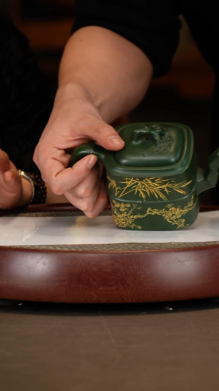 【闪购商品】紫砂茶壶【潘春芳】绿泥四方高竹段