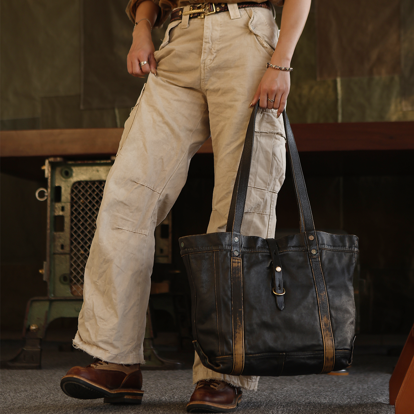 方向手工皮具经典复古黑茶芯牛皮重度做旧大托特单肩包手提包8968