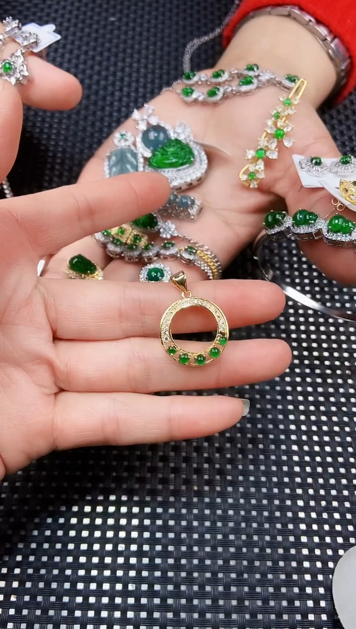 【闪购商品】翡翠吊坠(不含链)未镶嵌111111111