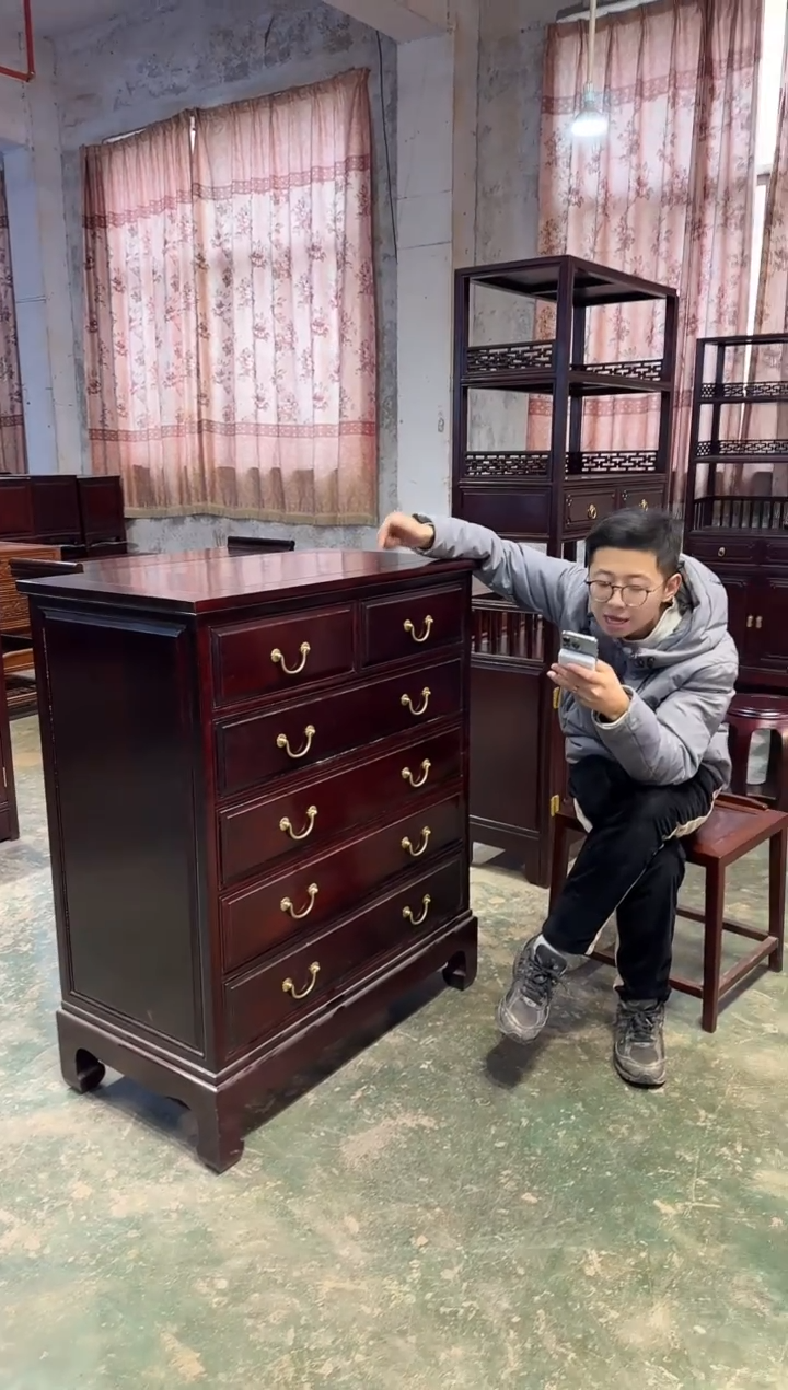 黑酸枝木类成套家具六斗柜