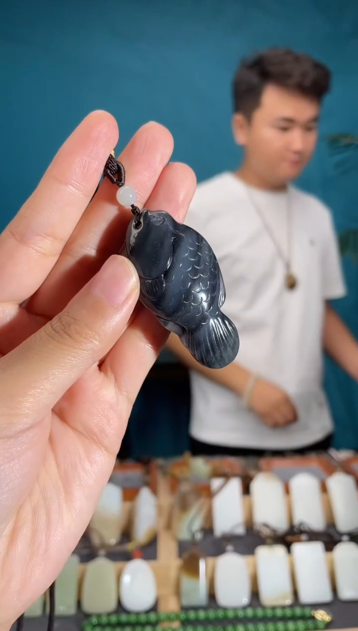 颈饰未镶嵌和田玉1