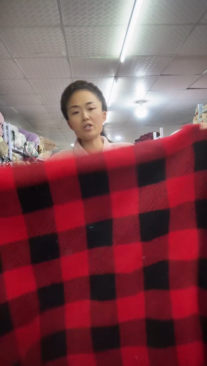 法兰绒红格子被套2*1.8