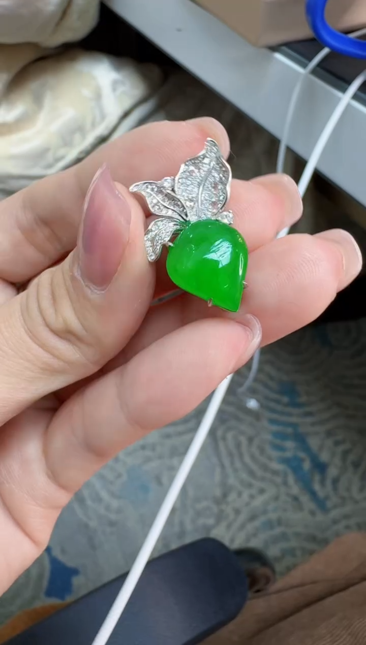 【闪购商品】翡翠颈饰18K金镶嵌缅甸翡翠A货挂件