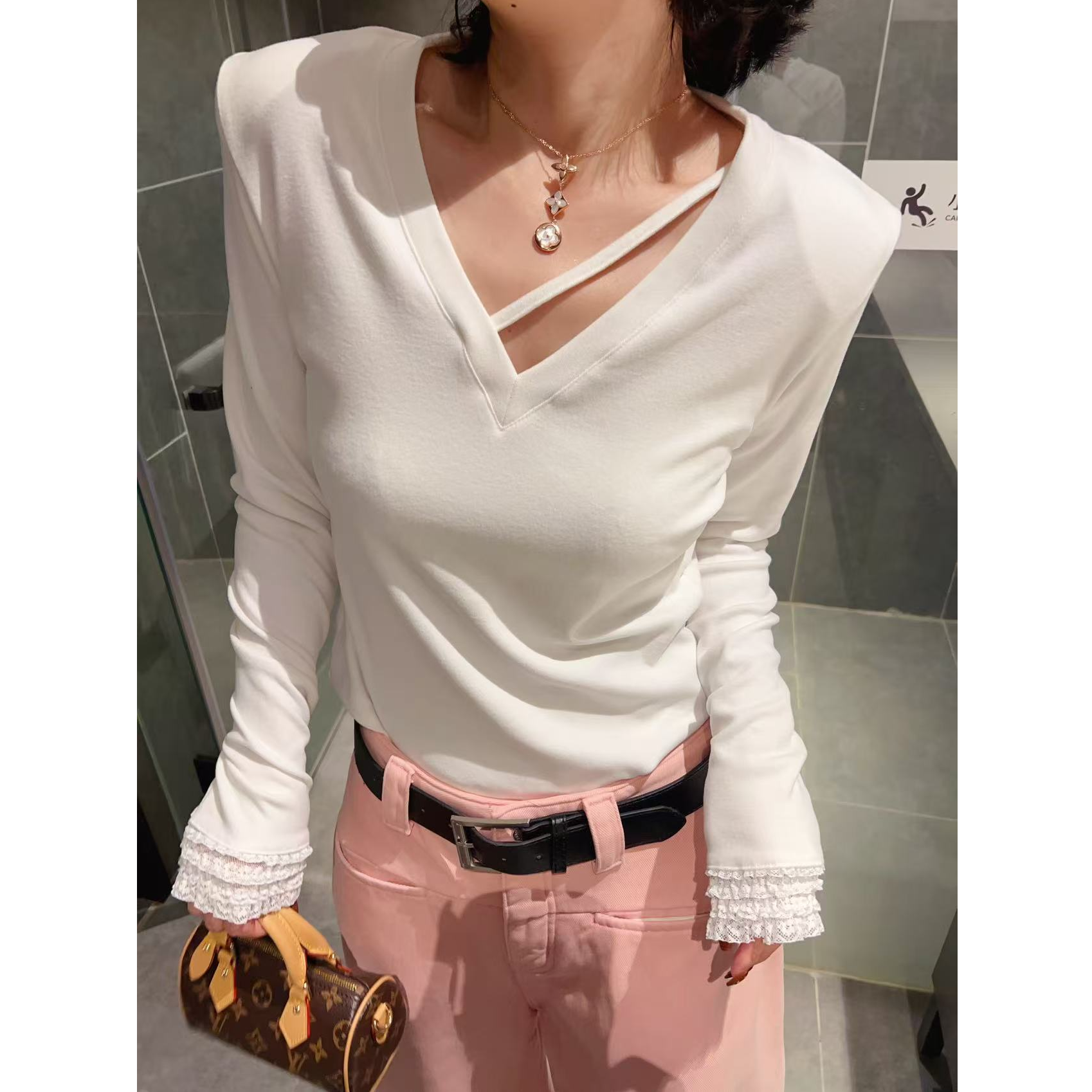 《甜飒小心机》长袖磨毛T恤女冬不规则休闲百搭修身显瘦打底衫