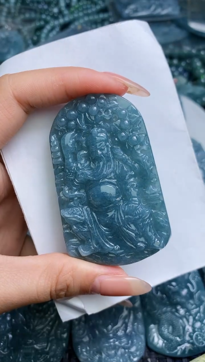 【闪购商品】翡翠颈饰未镶嵌          