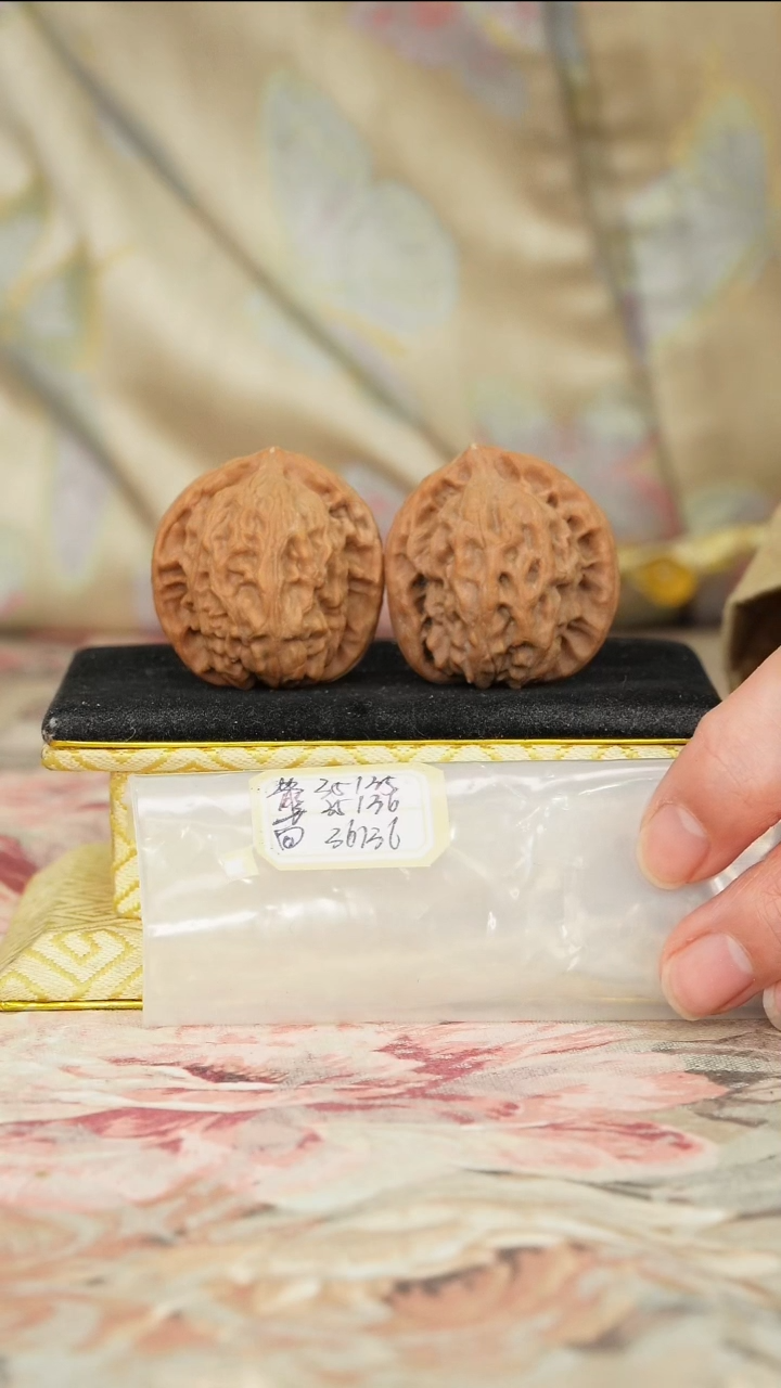 【闪购商品】文玩核桃把件非嫁接北京