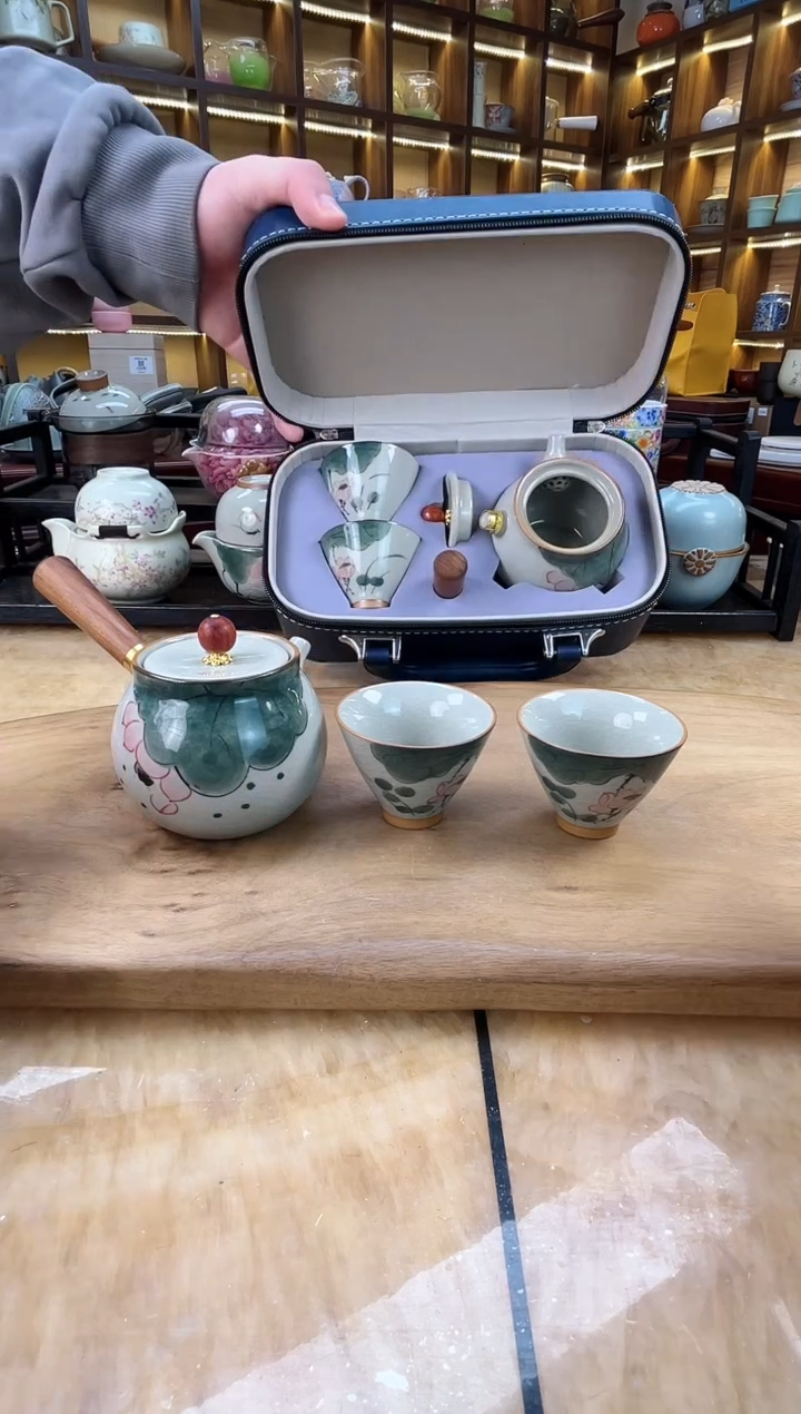 【闪购商品】其他哥窑荷叶侧把壶1壶2杯+皮包