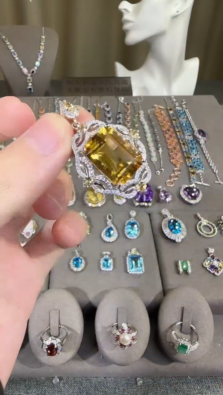 颈饰银S925镶嵌黄晶13*18mm吊坠无事牌设计款