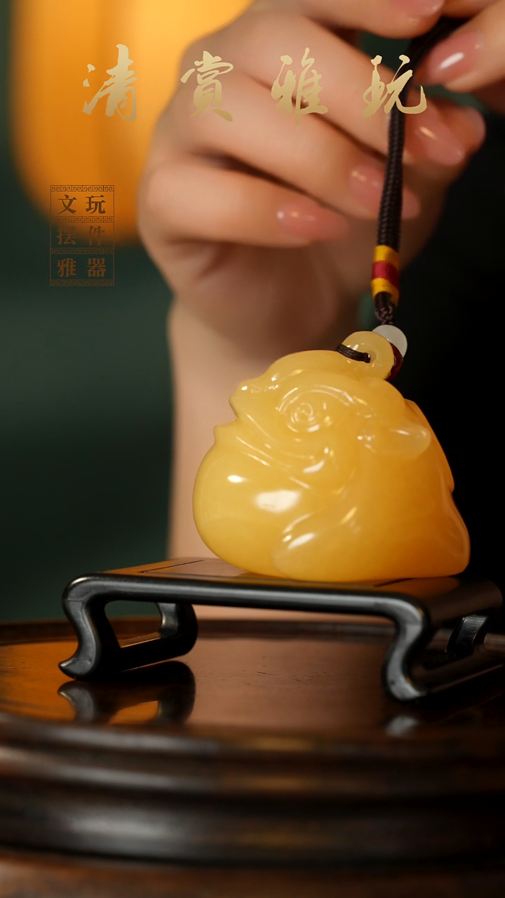 玉《》富贵金蟾手把件摆件
