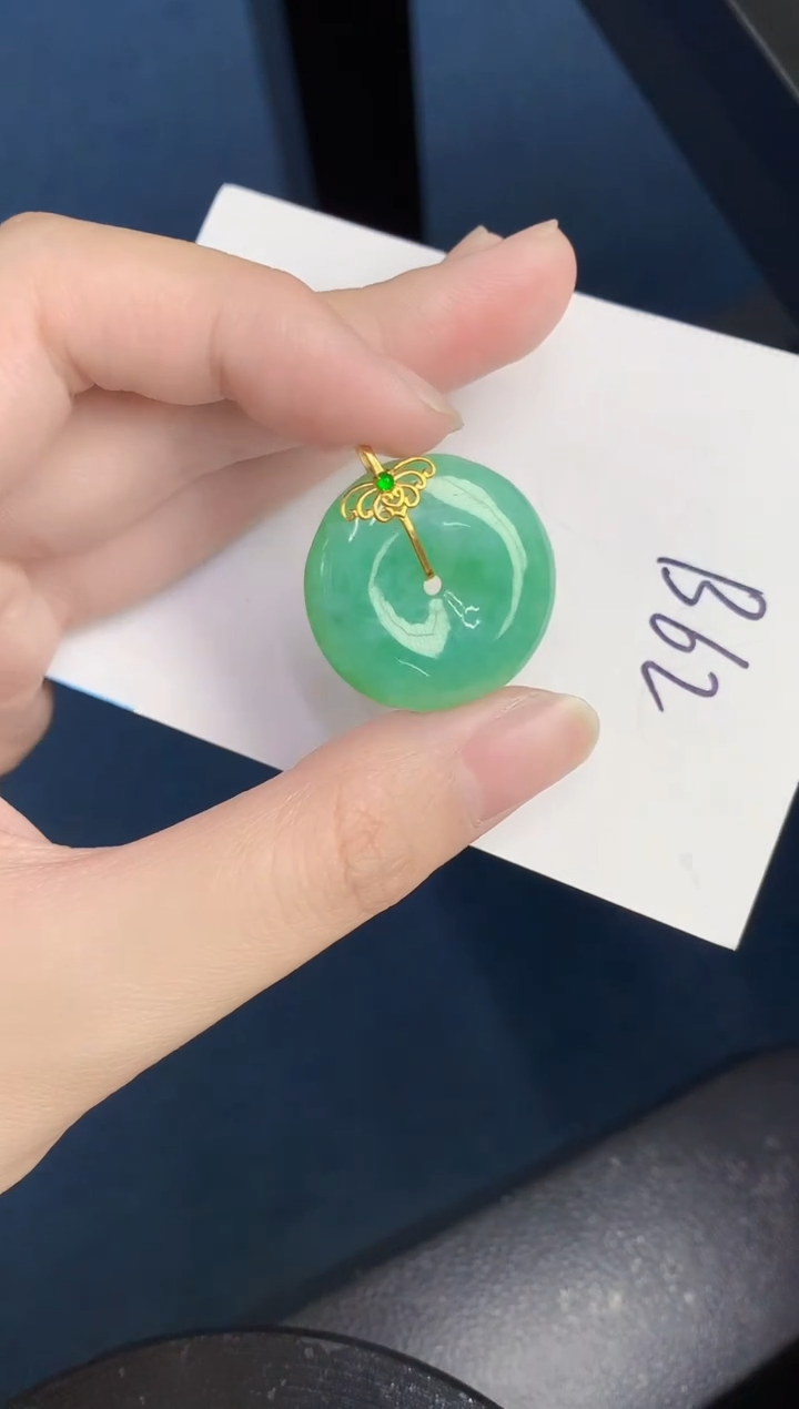 【闪购商品】翡翠颈饰18K金镶嵌000000000