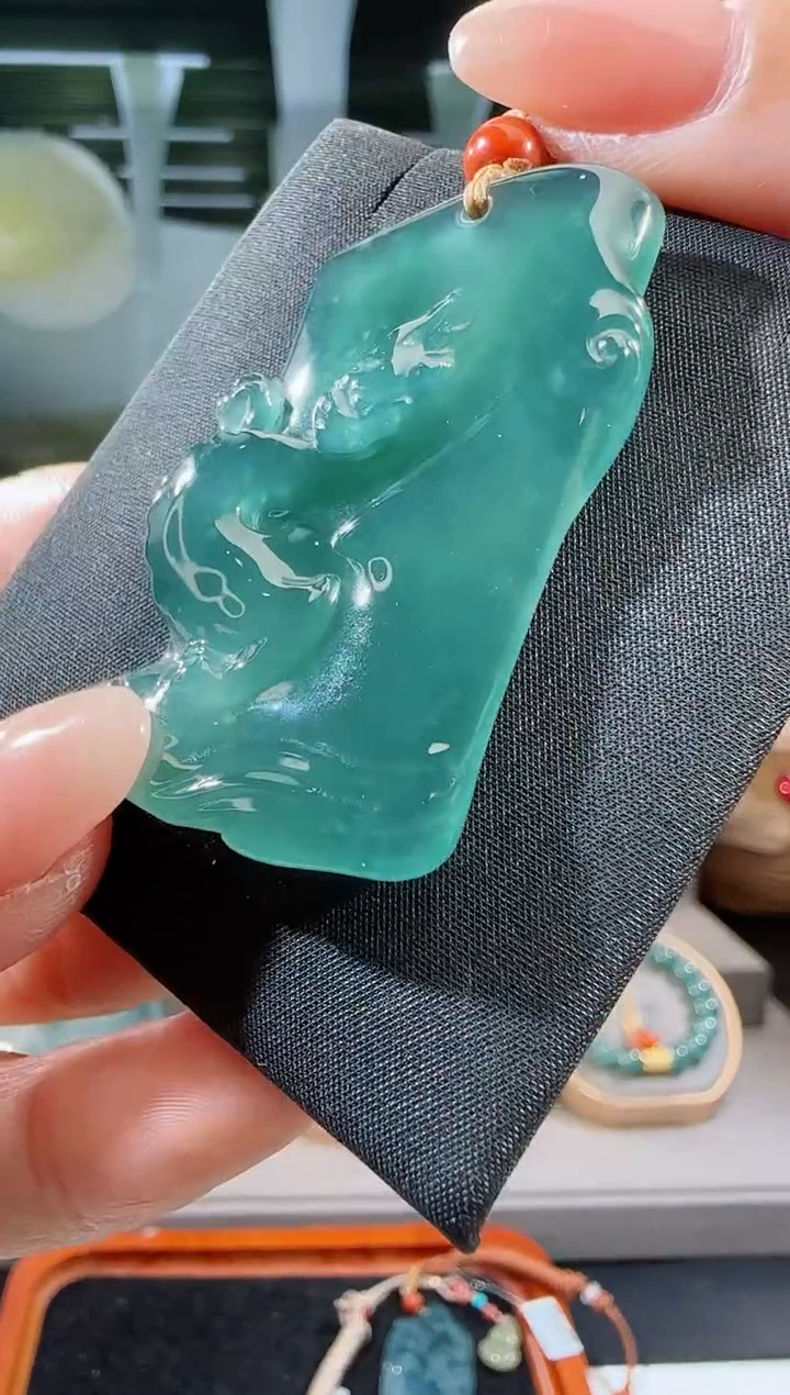 【闪购商品】翡翠吊坠(不含链)未镶嵌龙牌