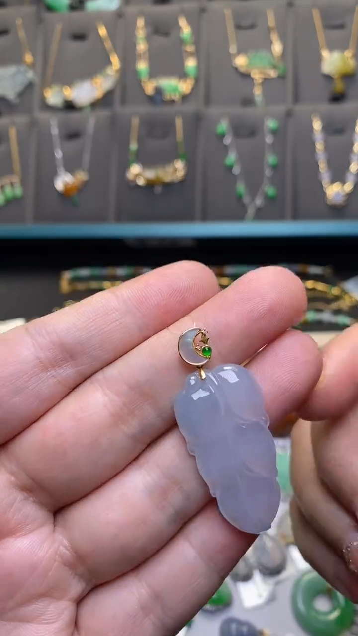 颈饰18K金镶嵌翡翠净货36898