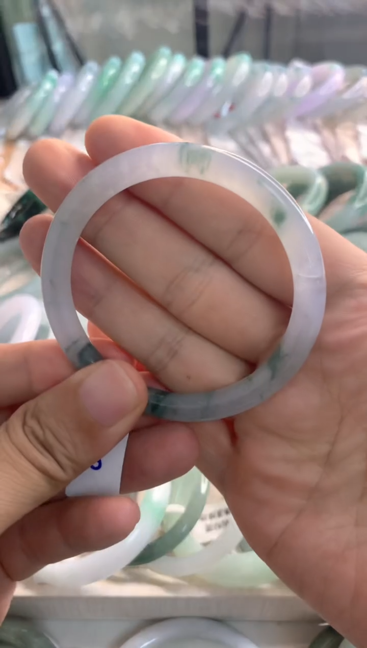 翡翠手镯未镶嵌冰飘花圆条53