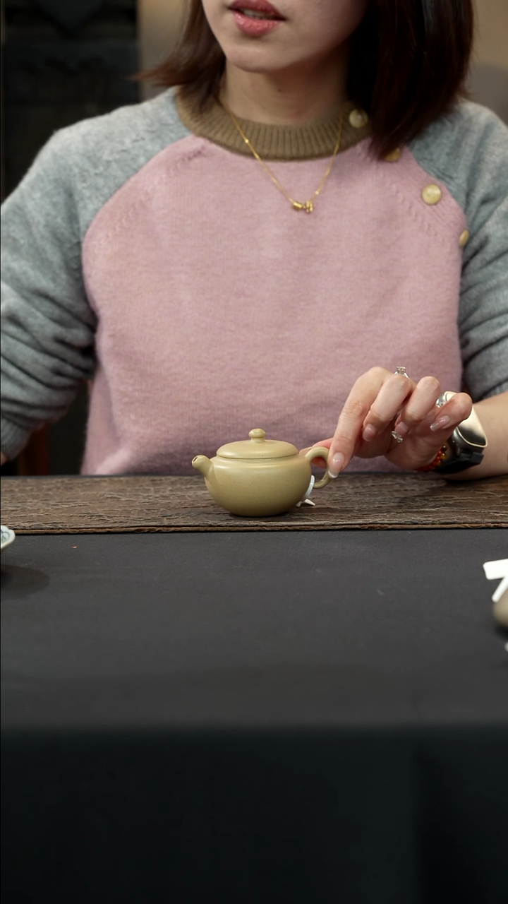 【闪购商品】紫砂茶壶本绿小圆圆100cc