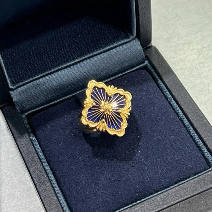 99新  布契拉提 小花6珊 蓝色 珐琅 18K黄金 戒指 大号 55