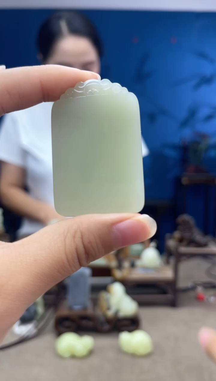 和田玉未镶嵌颈饰1